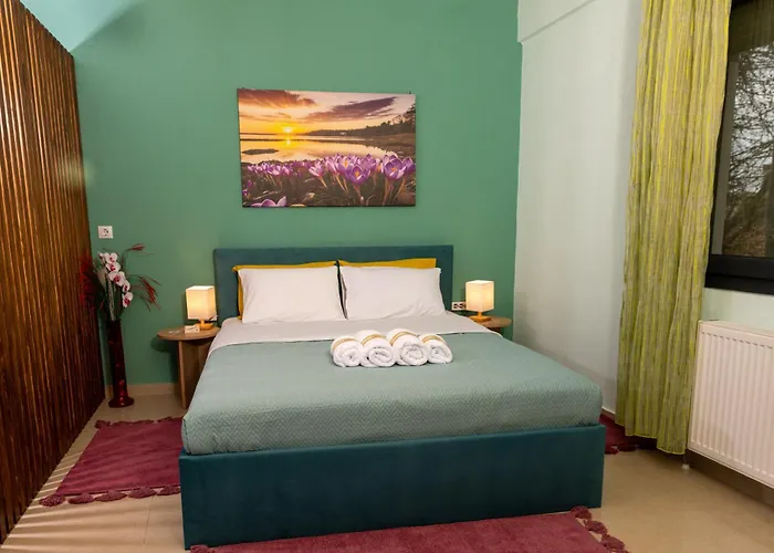 Central & Riverfront Room 2